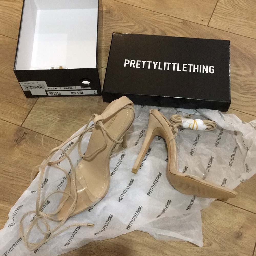 Brand new lace up pointy sandals